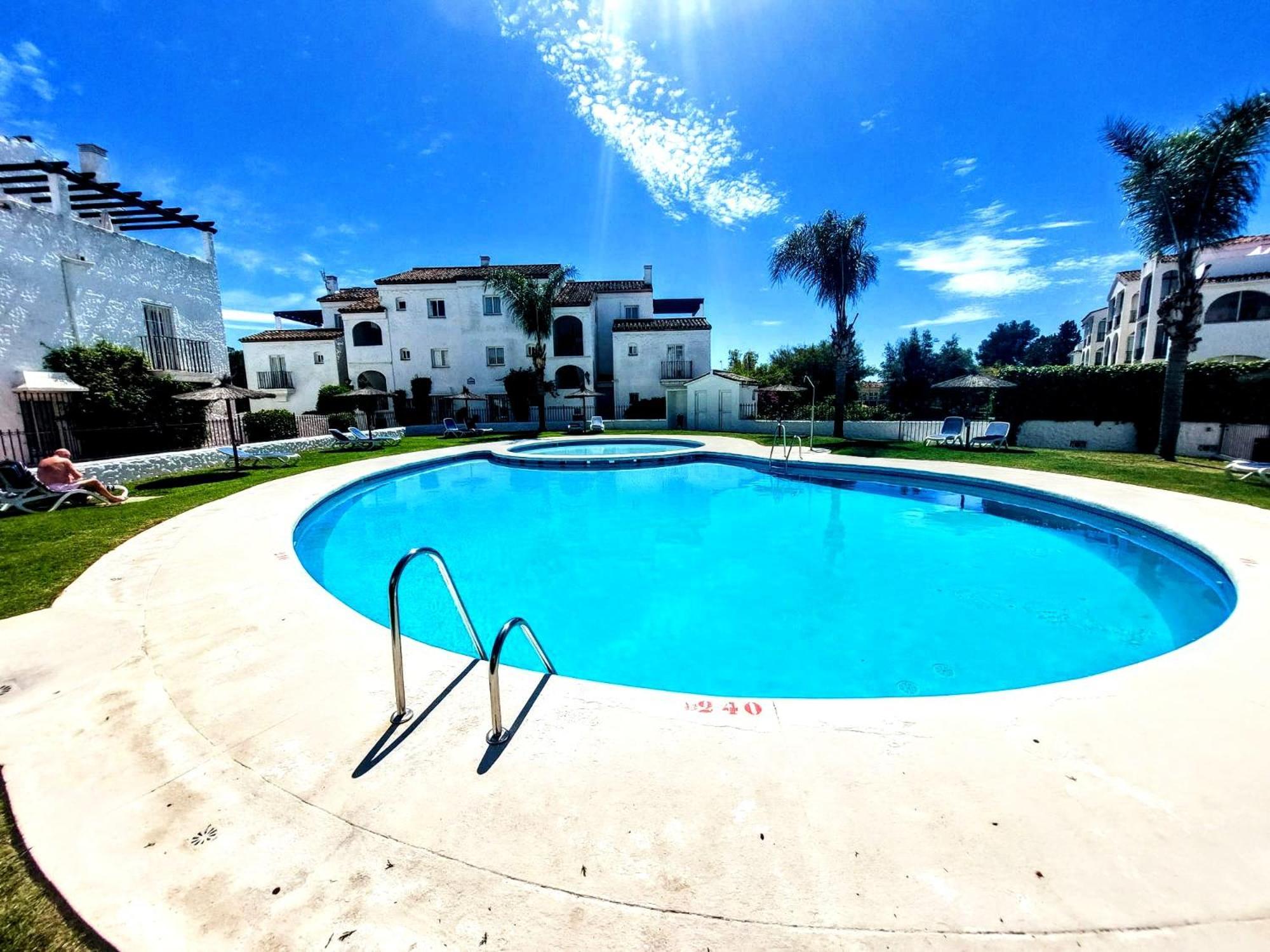 El Paraiso Golf Y Playa Estepona Bagian luar foto